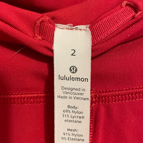 Red Lululemon crop leggings - Picture 6 of 6